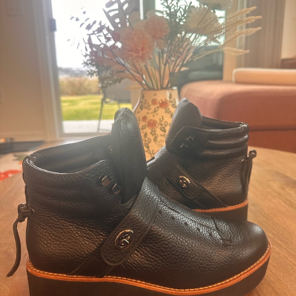 Coach urban hiker sneaker/boots Black Size 9B